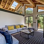 Black Stone Chalet *