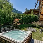 Chalet Black Stone *