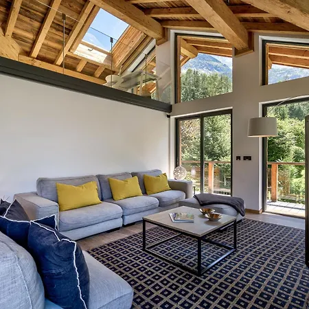 Black Stone Chalet *