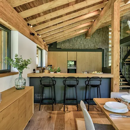 Black Stone شاليه شامونكس